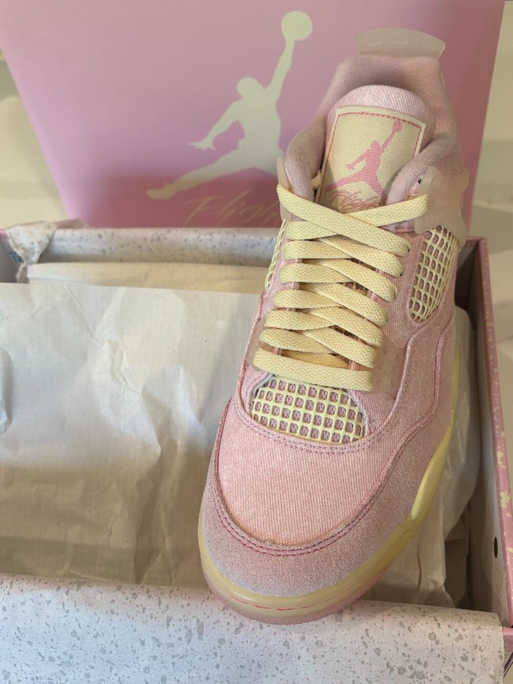 Air Jordan 4 Retro Pearl Pink and Iced Carmine - Picture 1 of 4